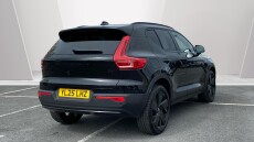 Volvo XC40 2.0 B4P Plus Black Edition 5dr Auto Petrol Estate